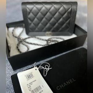 Wallet on the Chain - authentic Chanel Boy